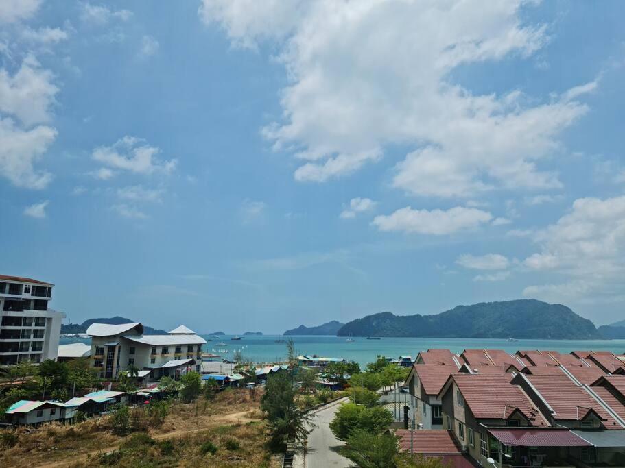Full Moon Apartment Kuah Exterior photo