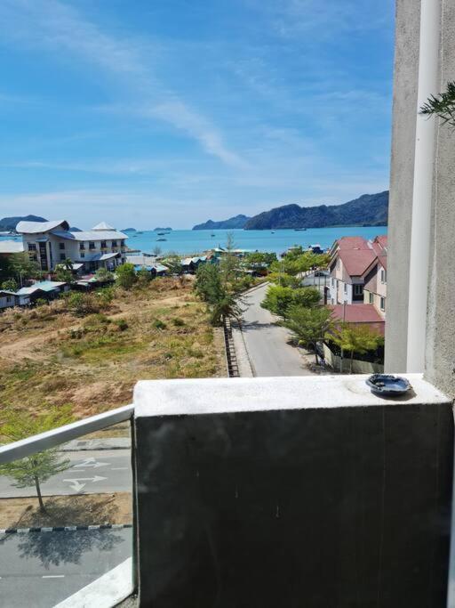 Full Moon Apartment Kuah Exterior photo